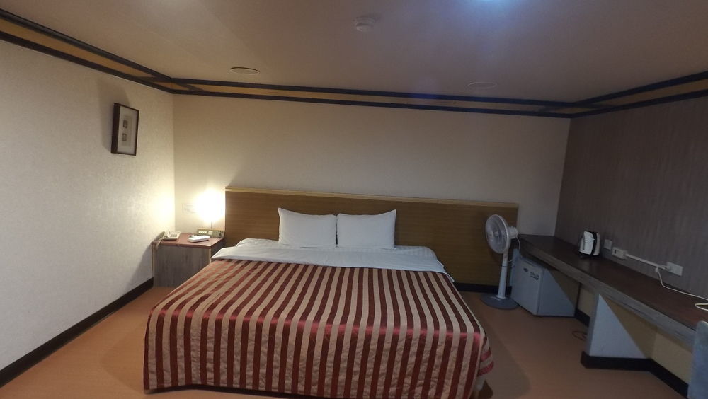 ז'ונגלי Shanghai Hotel מראה חיצוני תמונה