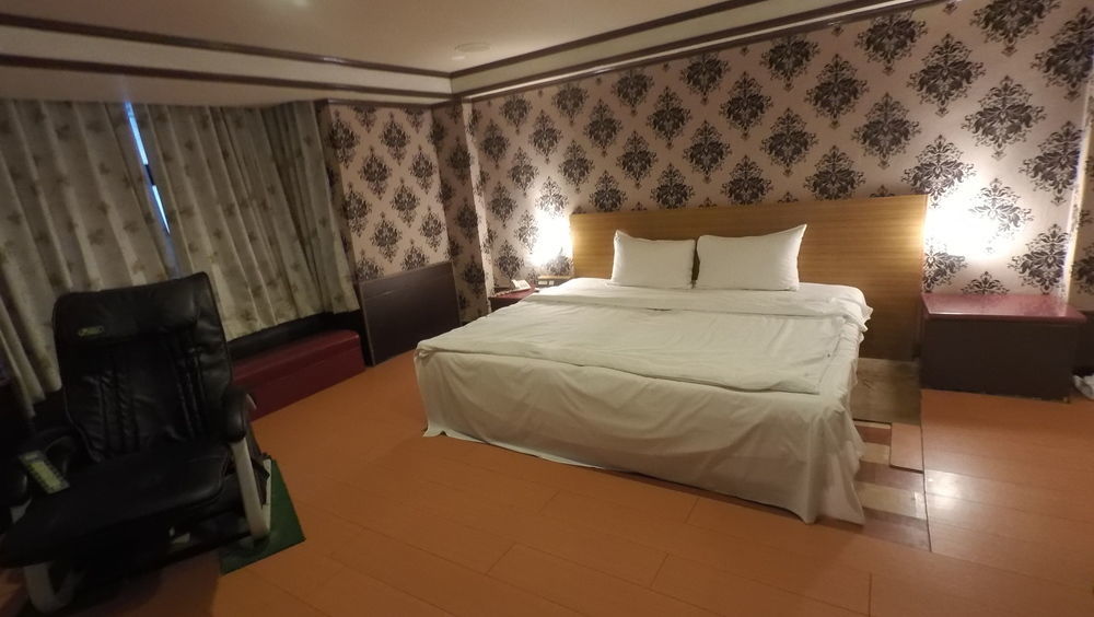 ז'ונגלי Shanghai Hotel מראה חיצוני תמונה